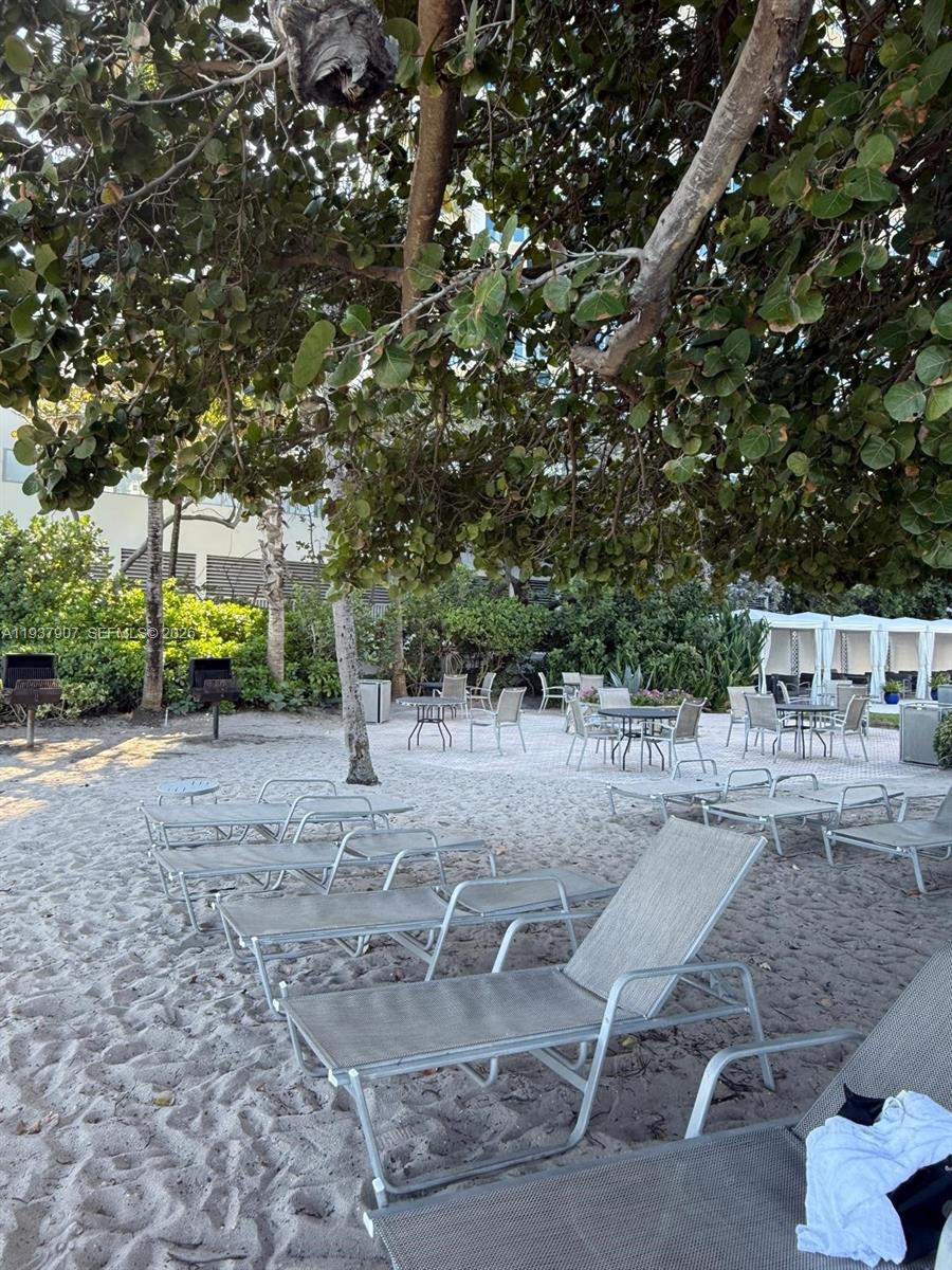 RESIDENCES ON HOLLYWOOD B - Residential