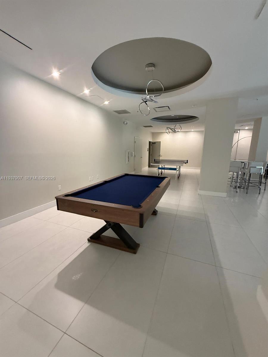 RESIDENCES ON HOLLYWOOD B - Residential