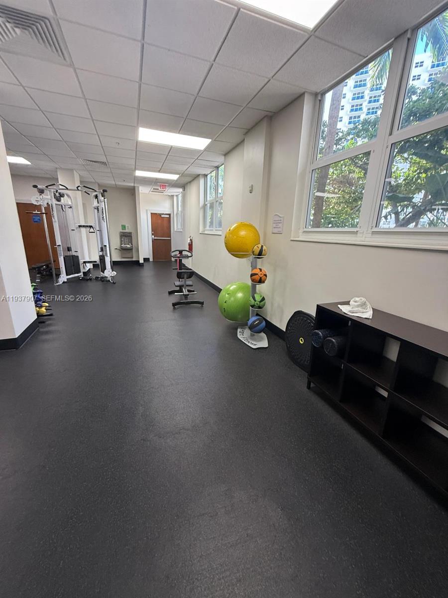 RESIDENCES ON HOLLYWOOD B - Residential