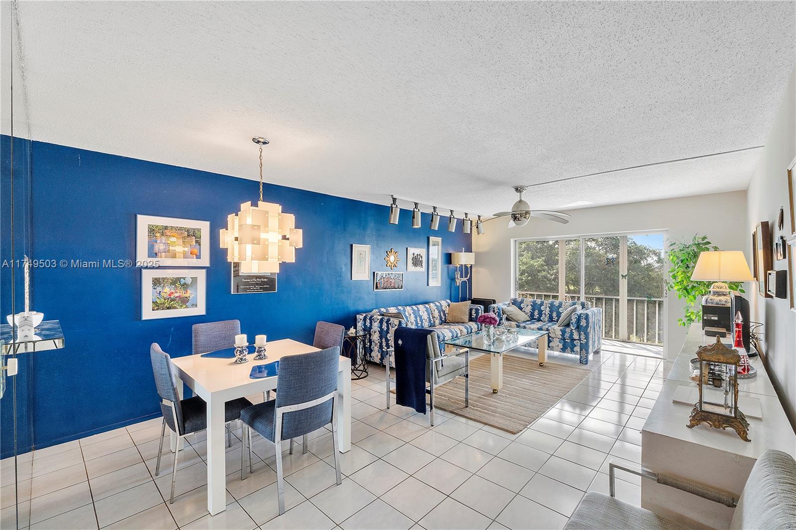 HILLCREST COUNTRY CLUB AP - Residential