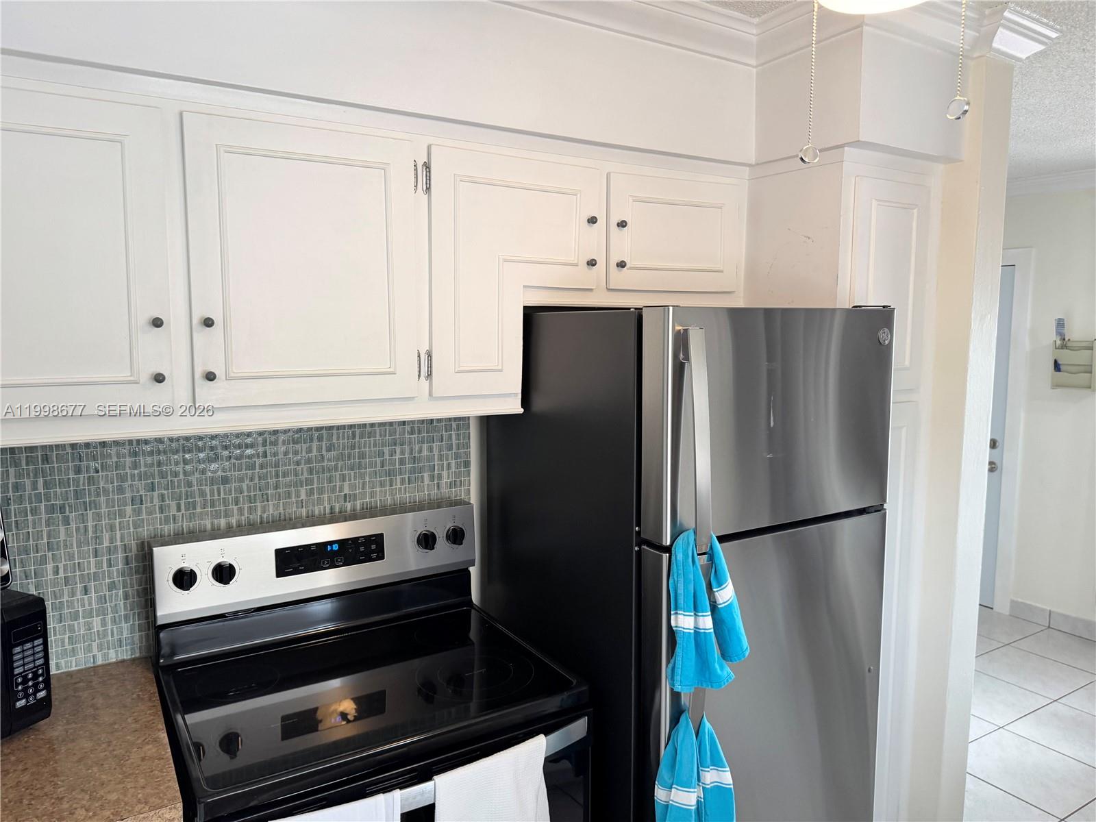 ROLEN LAKE GARDENS CO-OP - Residential Lease