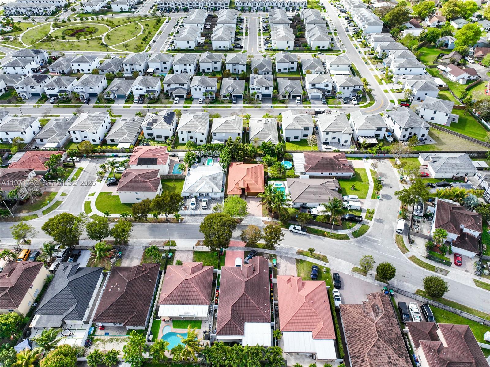 CHRISTOPHER GARDENS - Residential