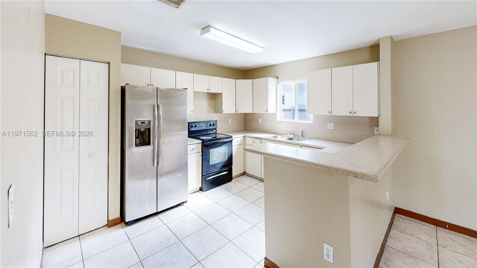 CHRISTOPHER GARDENS - Residential