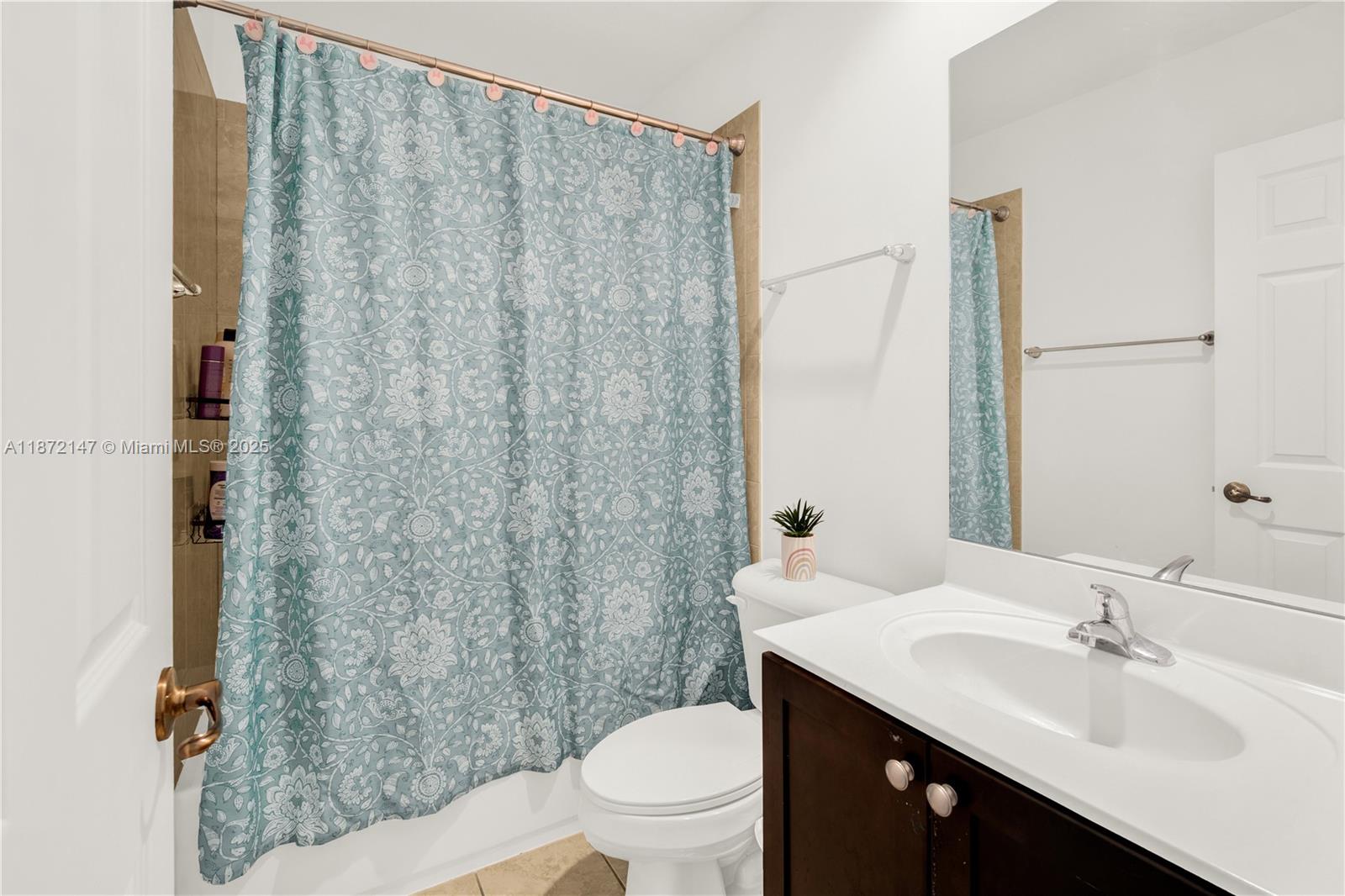 VILLAGE WALK - Residential