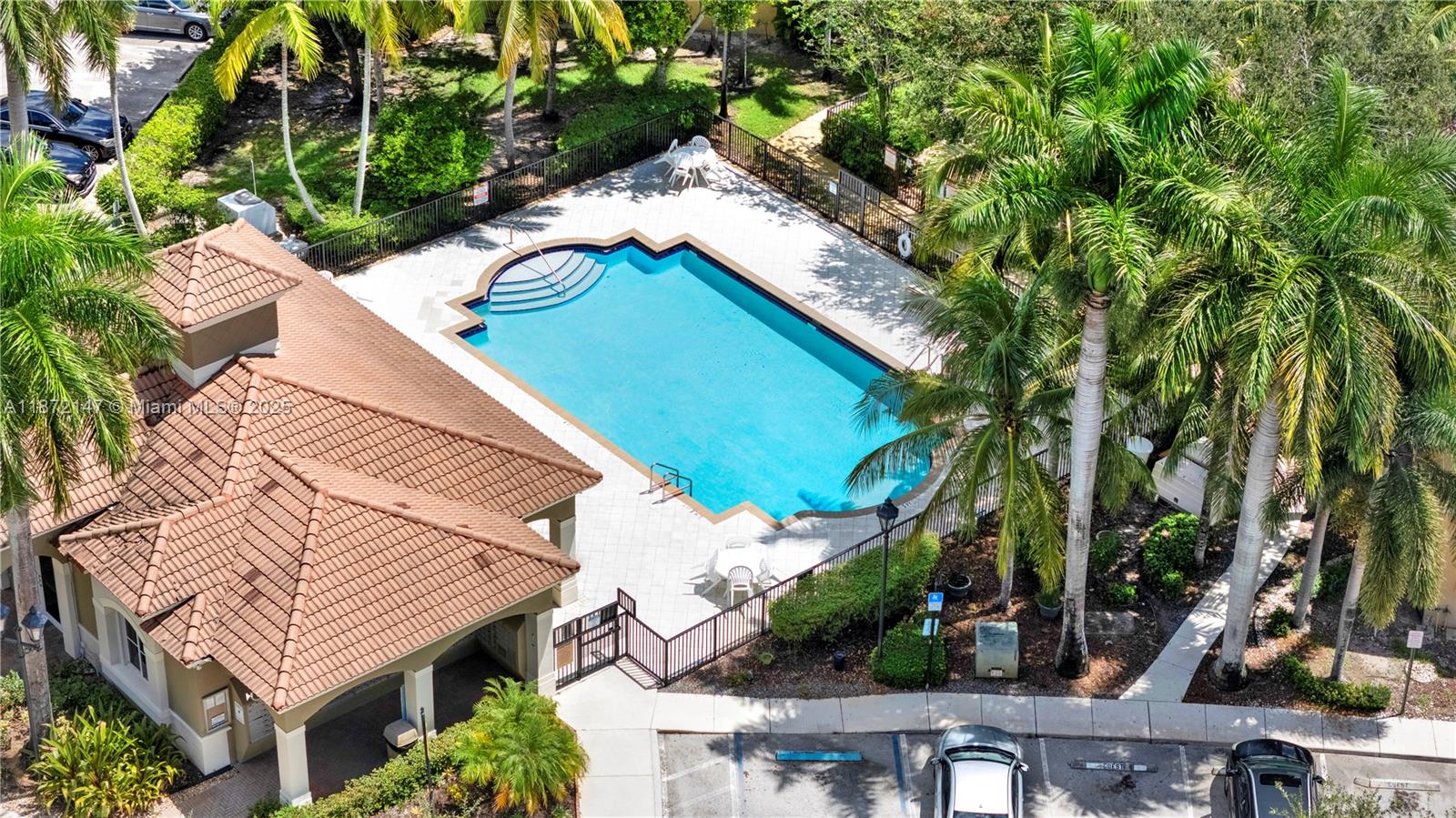 VILLAGE WALK - Residential