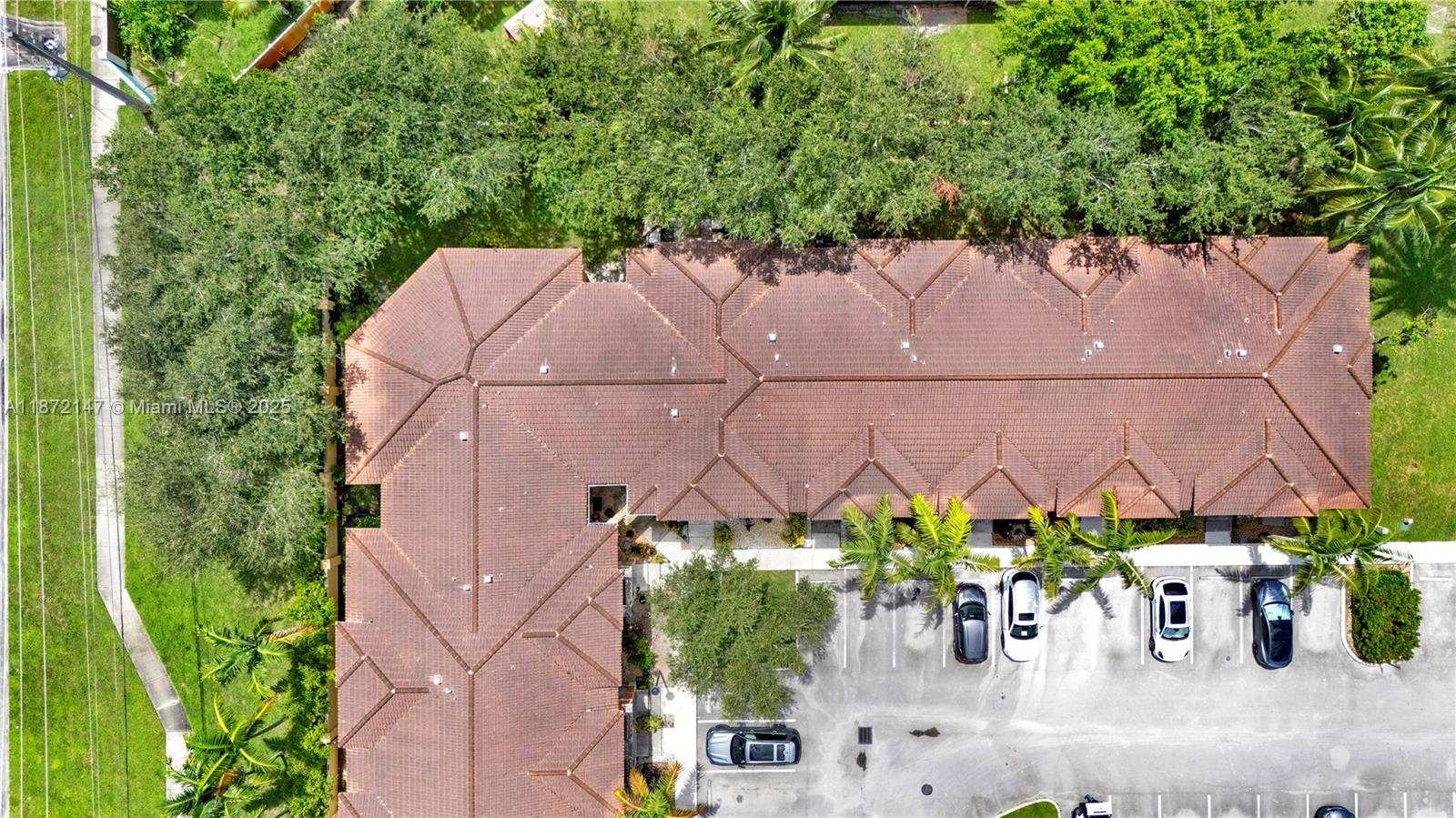 VILLAGE WALK - Residential