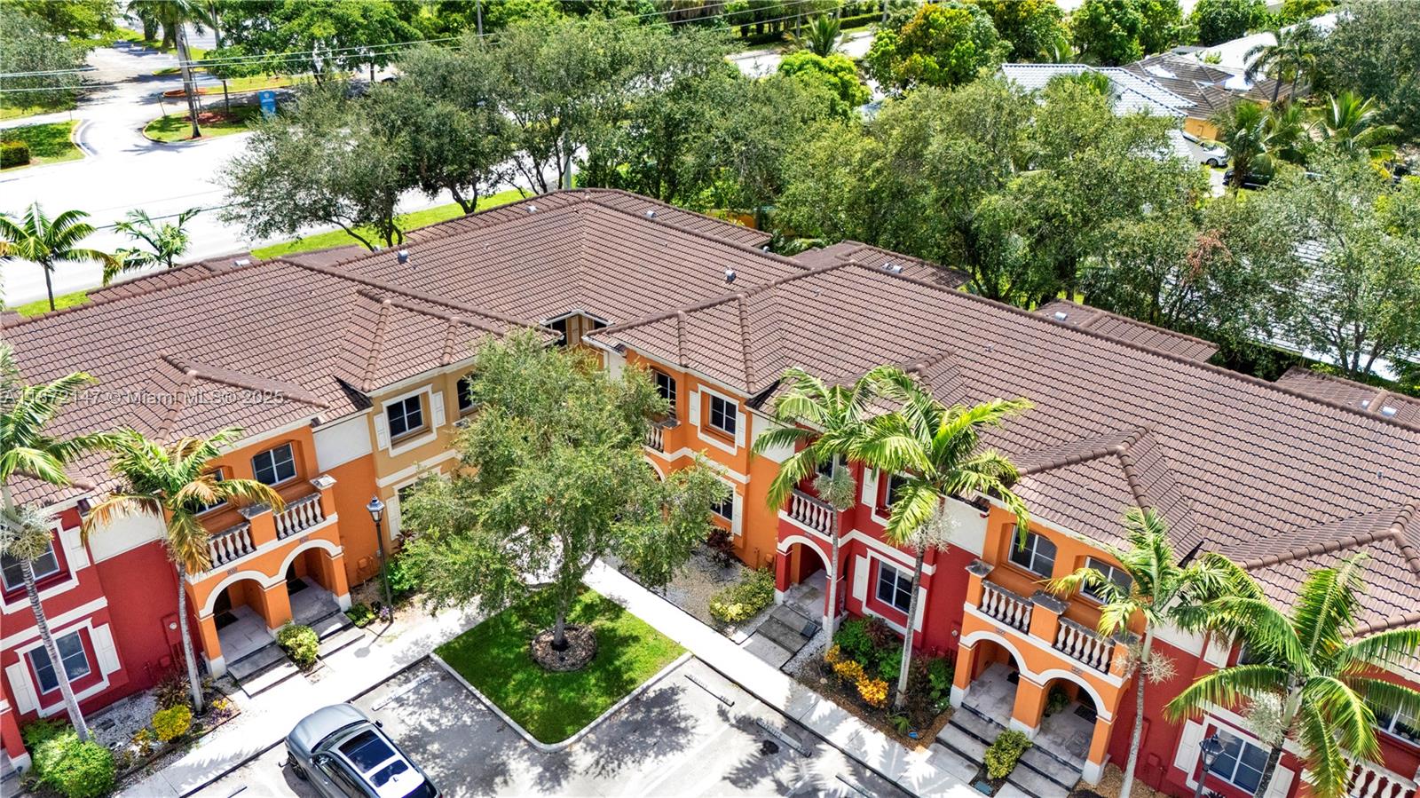 VILLAGE WALK - Residential