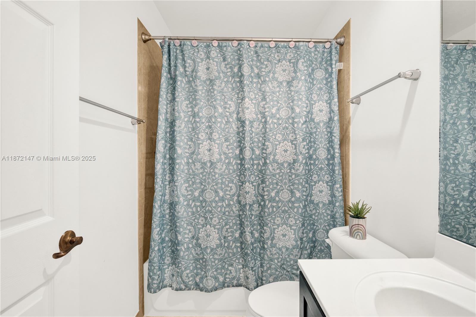 VILLAGE WALK - Residential