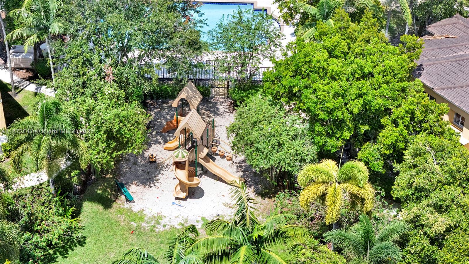 VILLAGE WALK - Residential