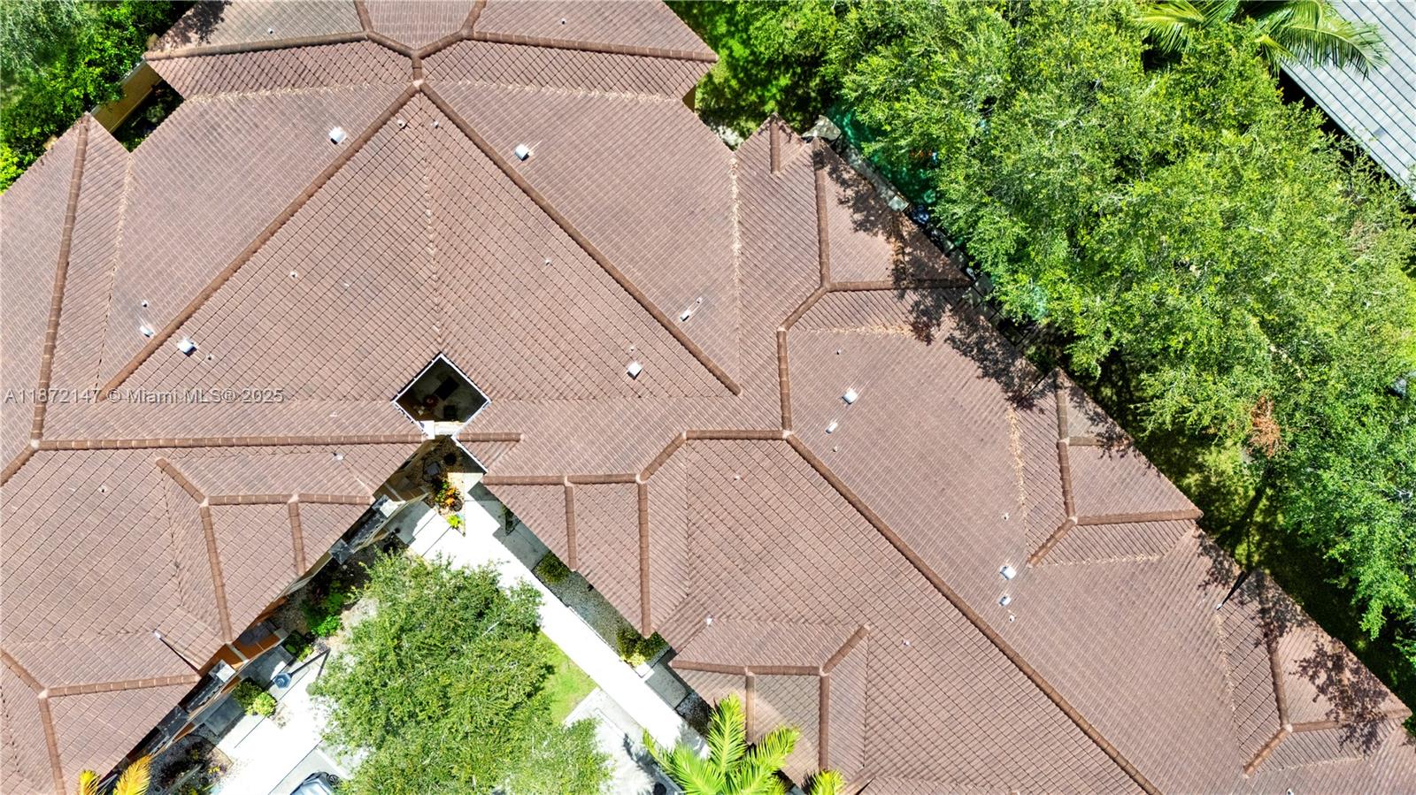 VILLAGE WALK - Residential