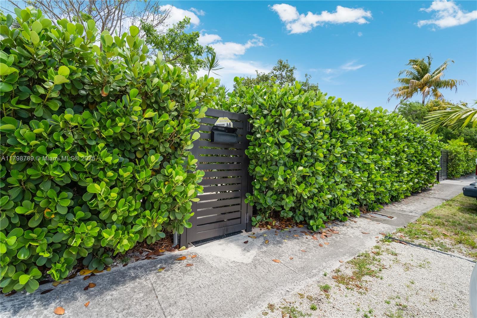 1245 NE 154th St