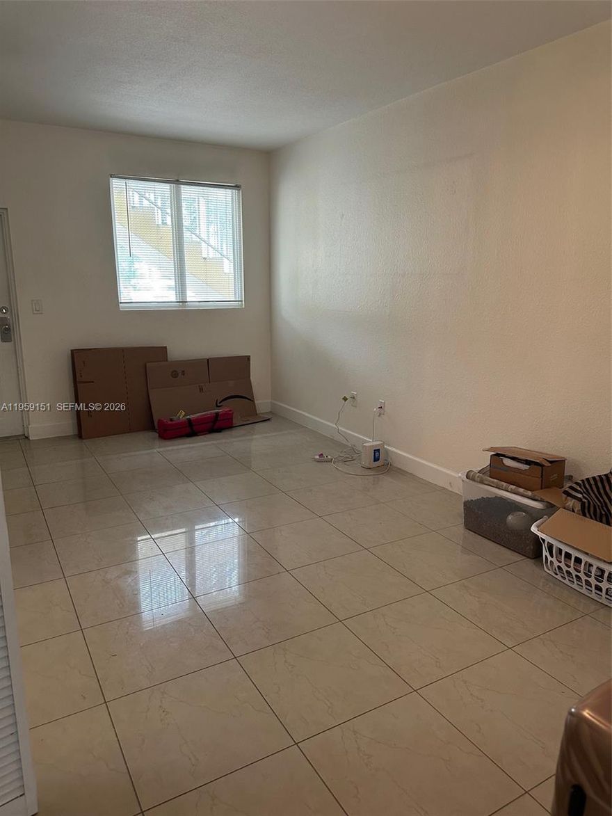 FIRSTS MONTH RENT FREE!!!! THIS 2/2 APARTMENT IS LOCATED NEAR ALL MAJOR HIGHWAYS, BEST SCHOOLS ON THE AREA, AND SHOPPING CENTERS. GATED COMMUNITY WITH POOL AND PLAYGROUND. W/D INSIDE UNIT. CONTACT LISTING AGENT BY TEXT MESSAGE FOR SHOWING INSTRUCTIONS FIRST MONTH IS FREE!!!!
