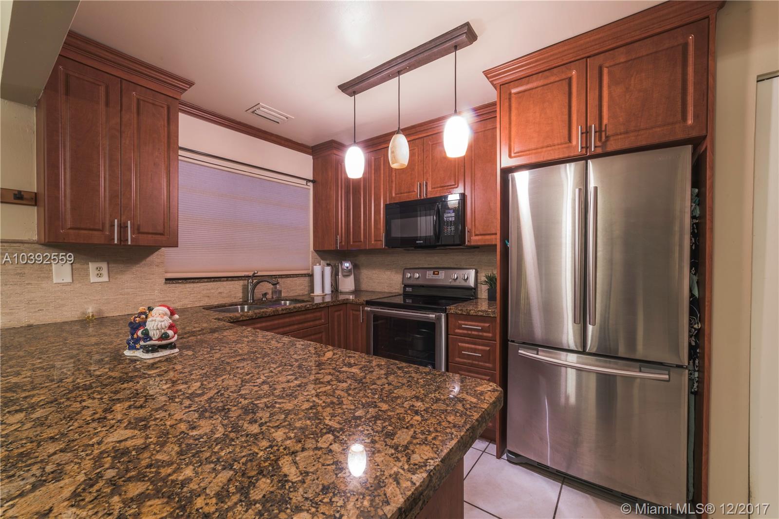 KENDALL LAKES LAKEVIEW TH - Residential