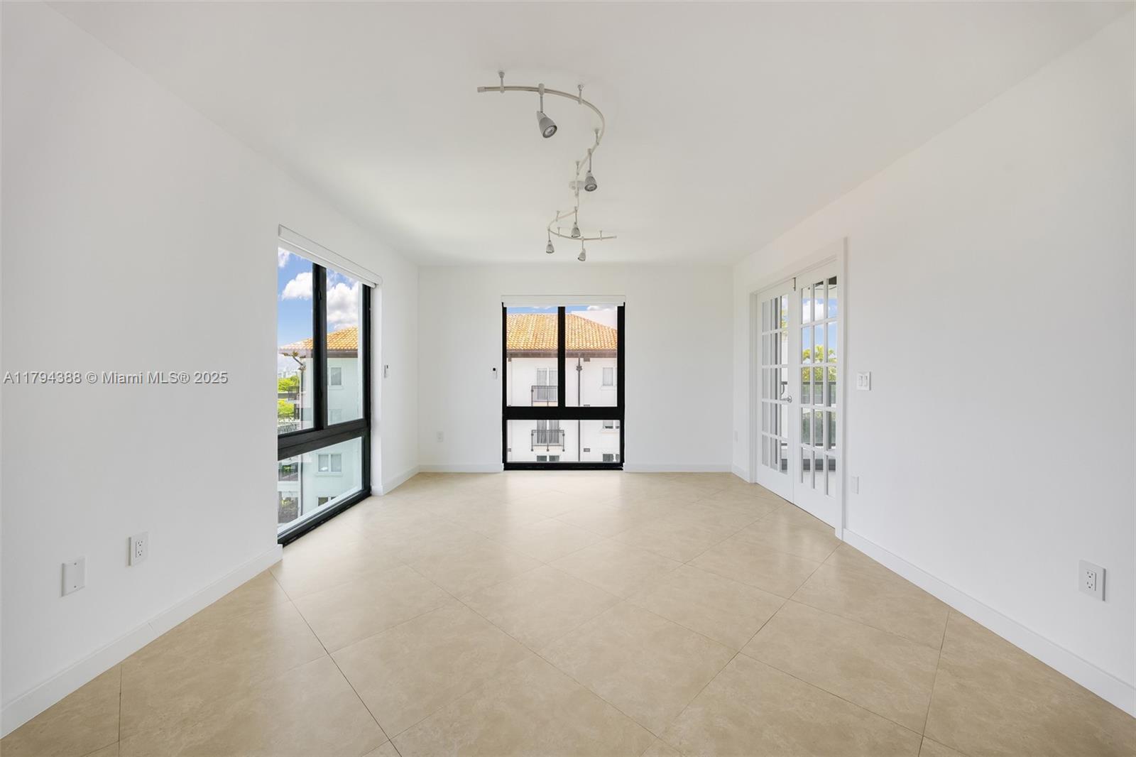 1600 SOUTH BAYSHORE LANE - Residential