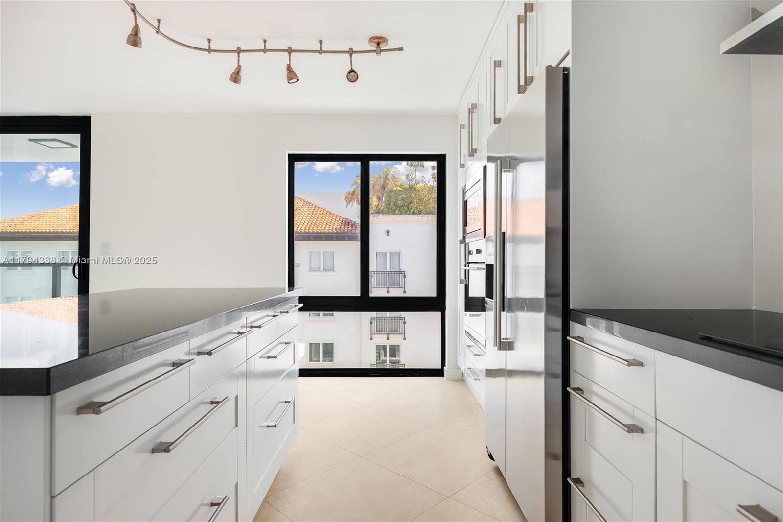 1600 SOUTH BAYSHORE LANE - Residential