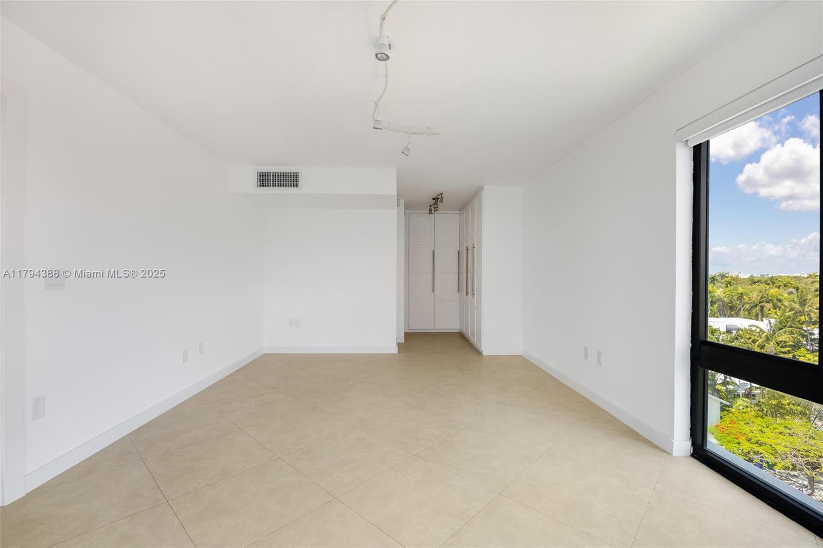 1600 SOUTH BAYSHORE LANE - Residential