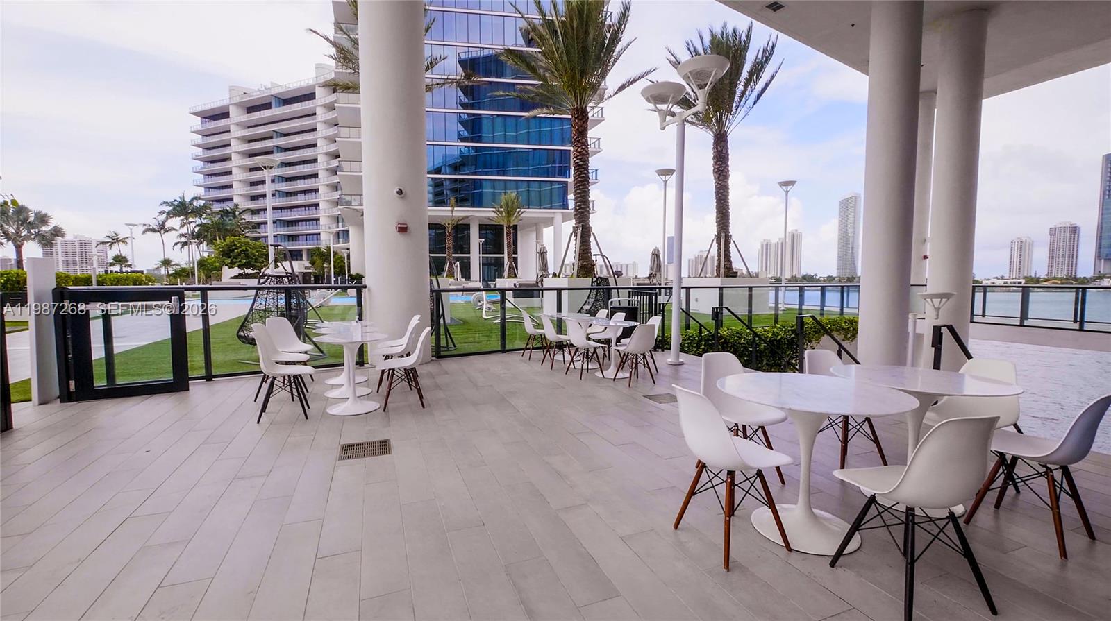 PRIVE CONDO - Residential