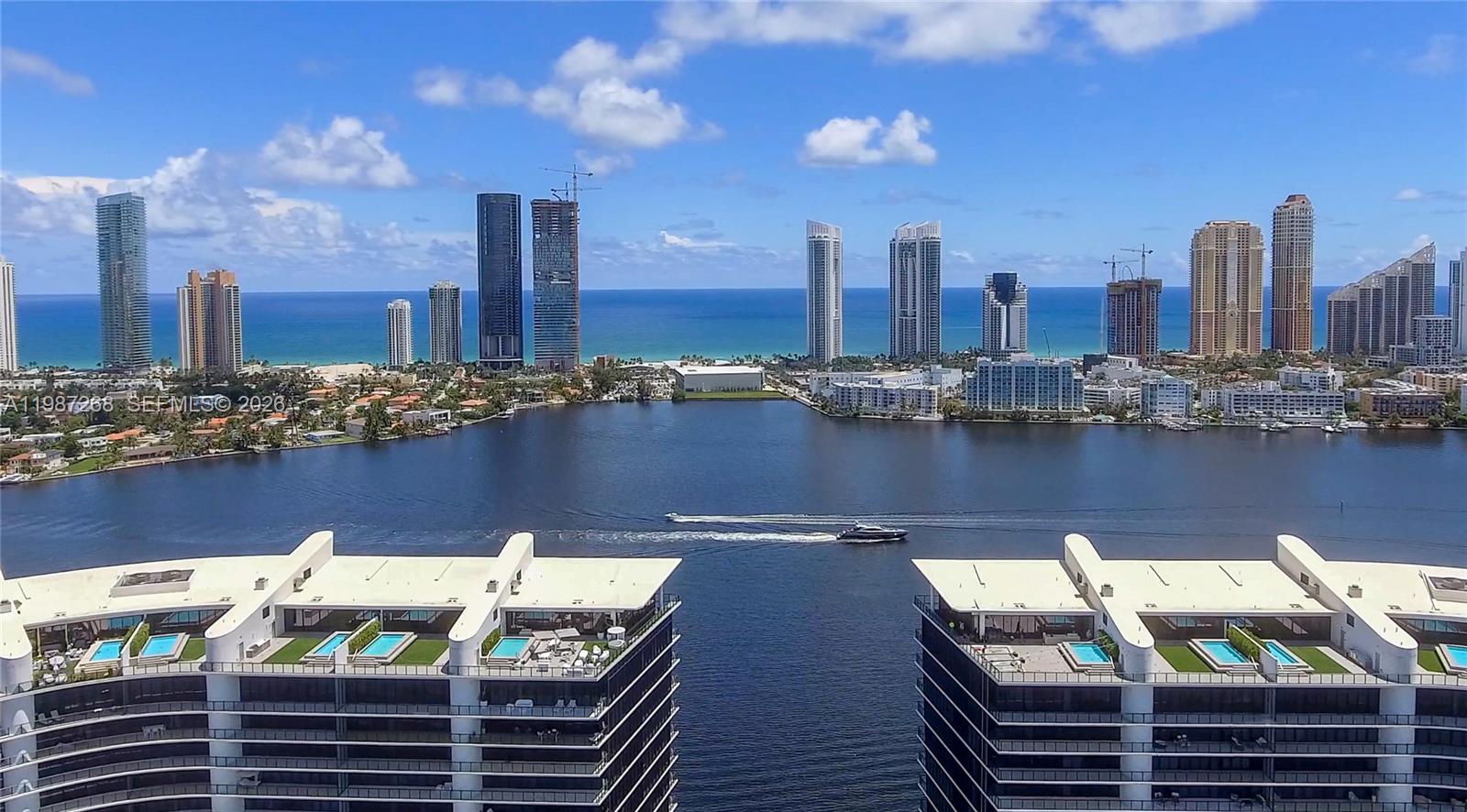 PRIVE CONDO - Residential