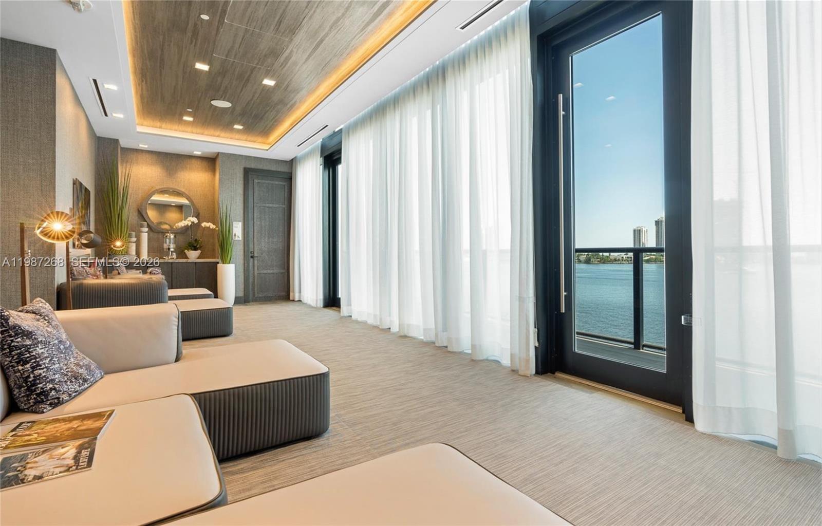 PRIVE CONDO - Residential