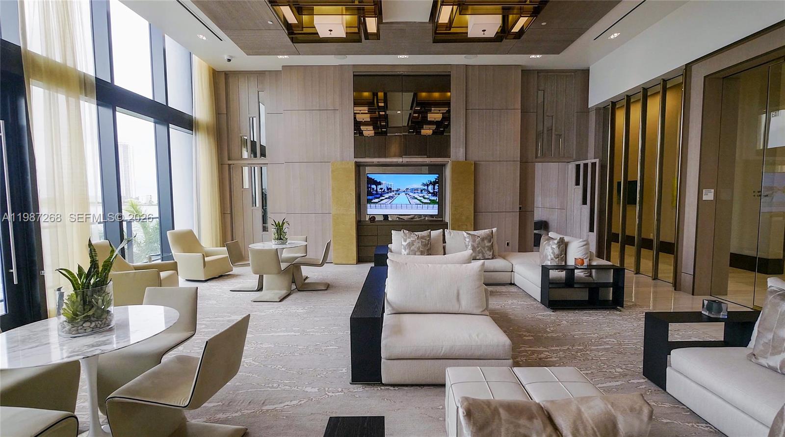 PRIVE CONDO - Residential