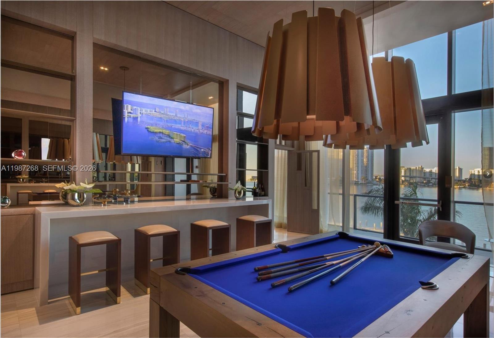 PRIVE CONDO - Residential