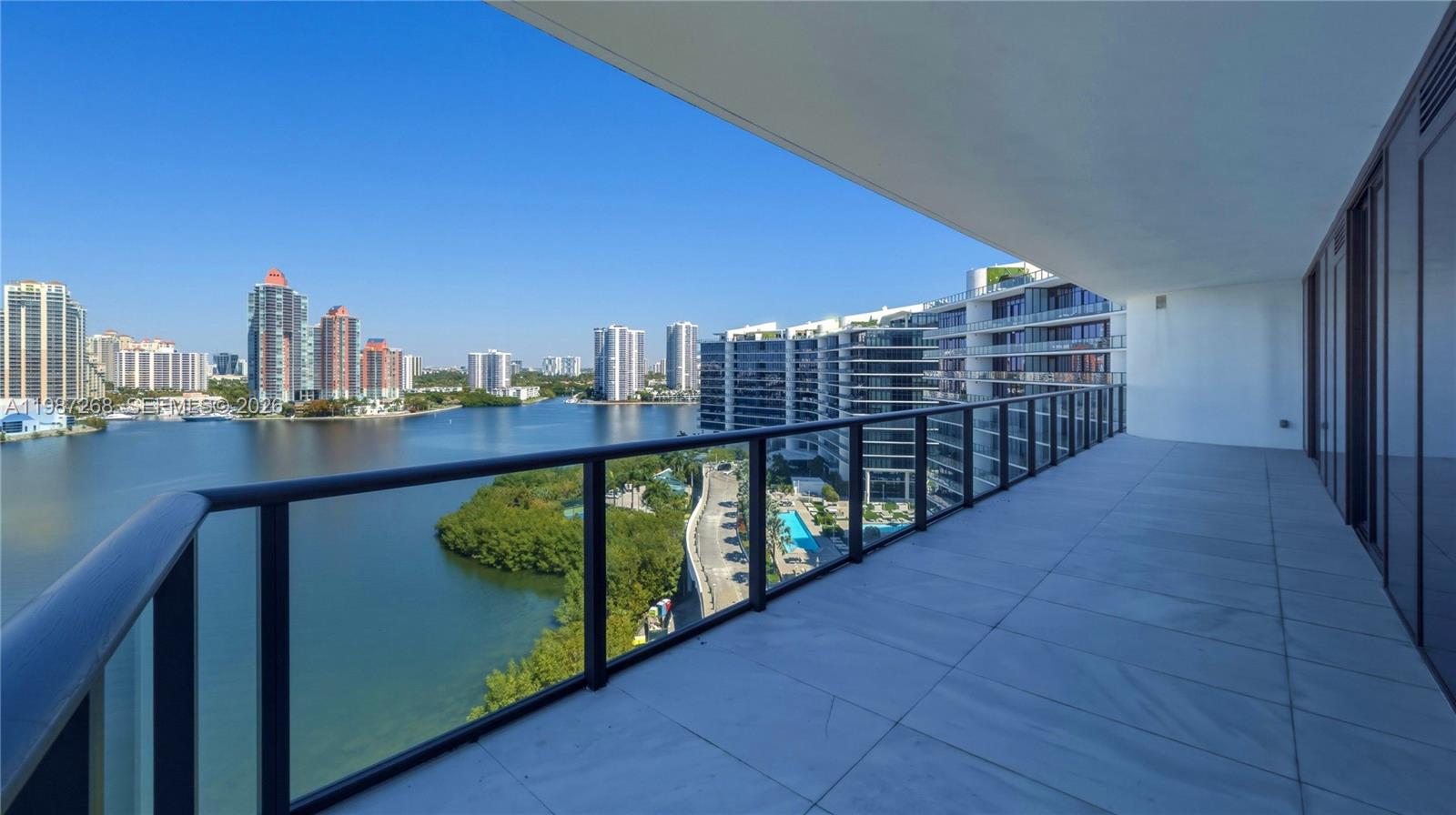 PRIVE CONDO - Residential