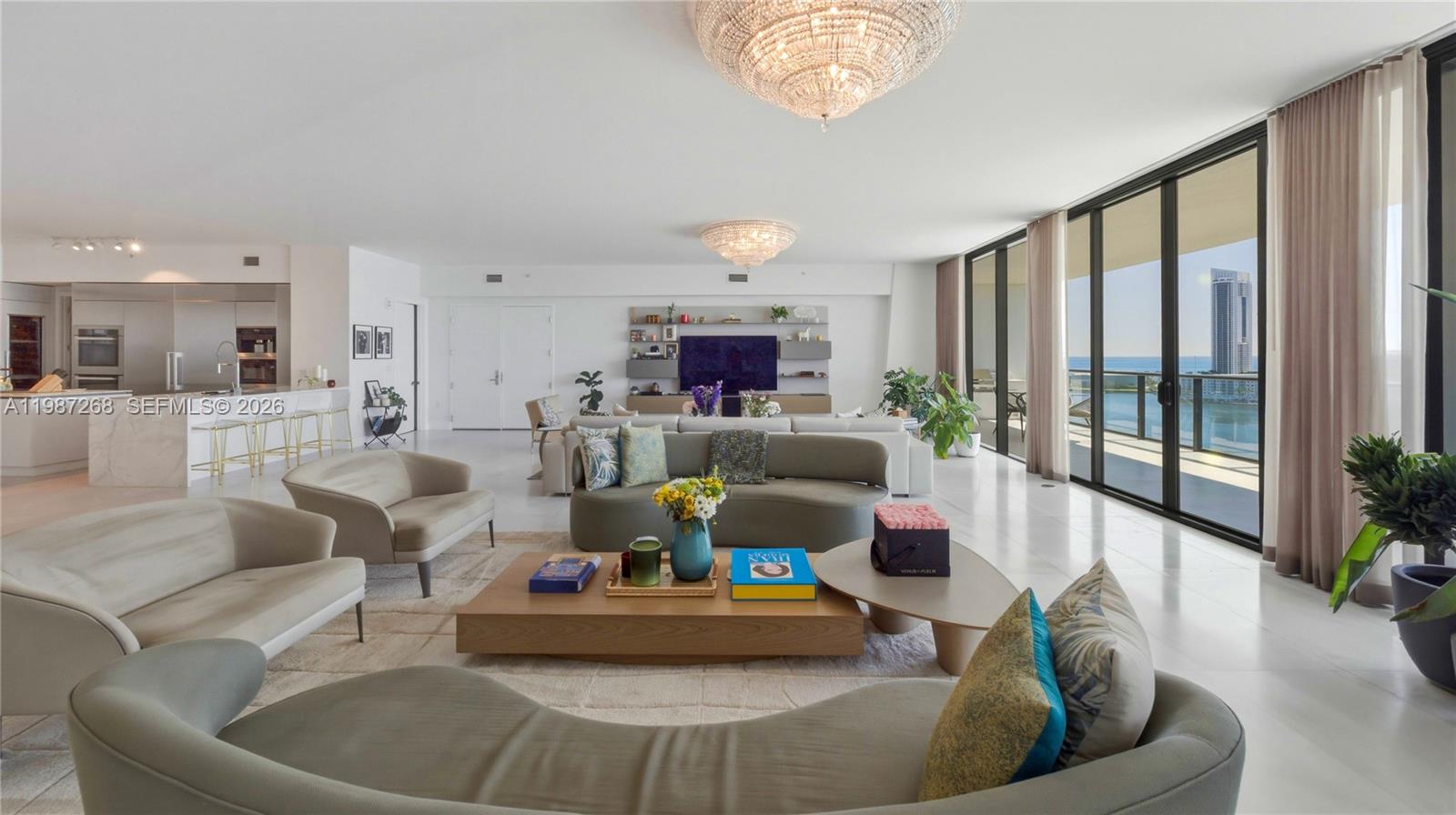 PRIVE CONDO - Residential