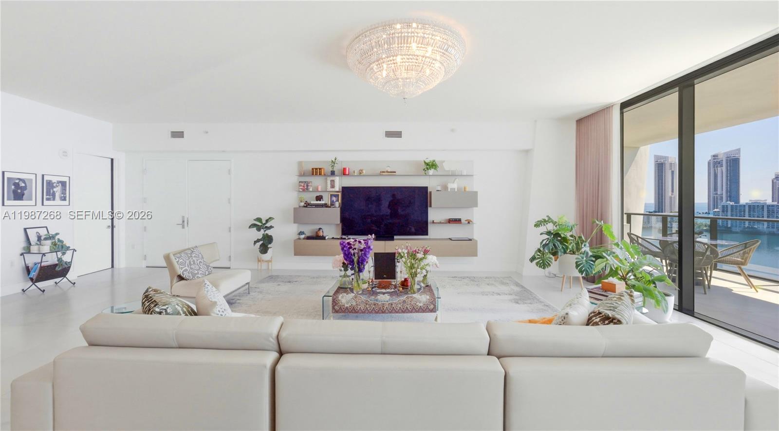 PRIVE CONDO - Residential