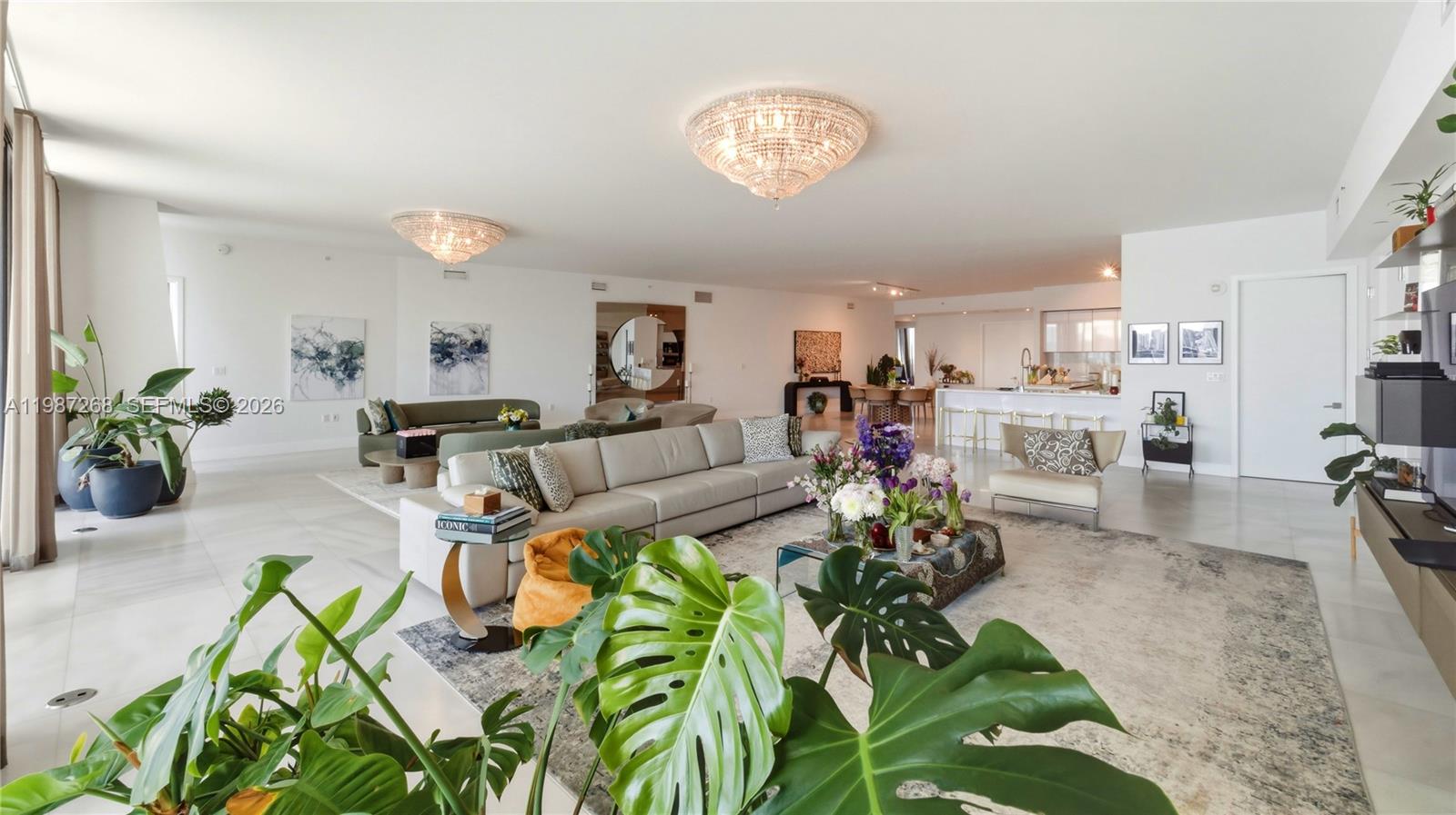 PRIVE CONDO - Residential