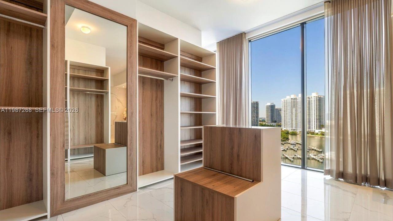 PRIVE CONDO - Residential