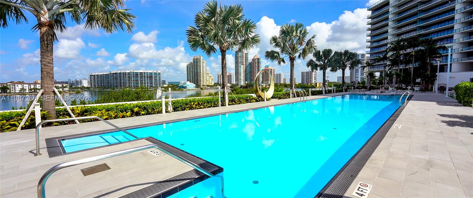 PRIVE CONDO - Residential