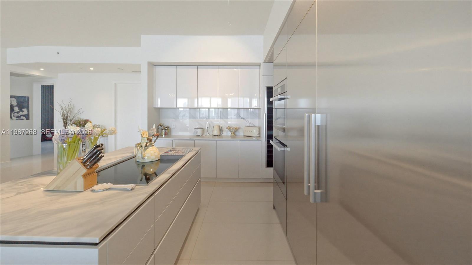 PRIVE CONDO - Residential