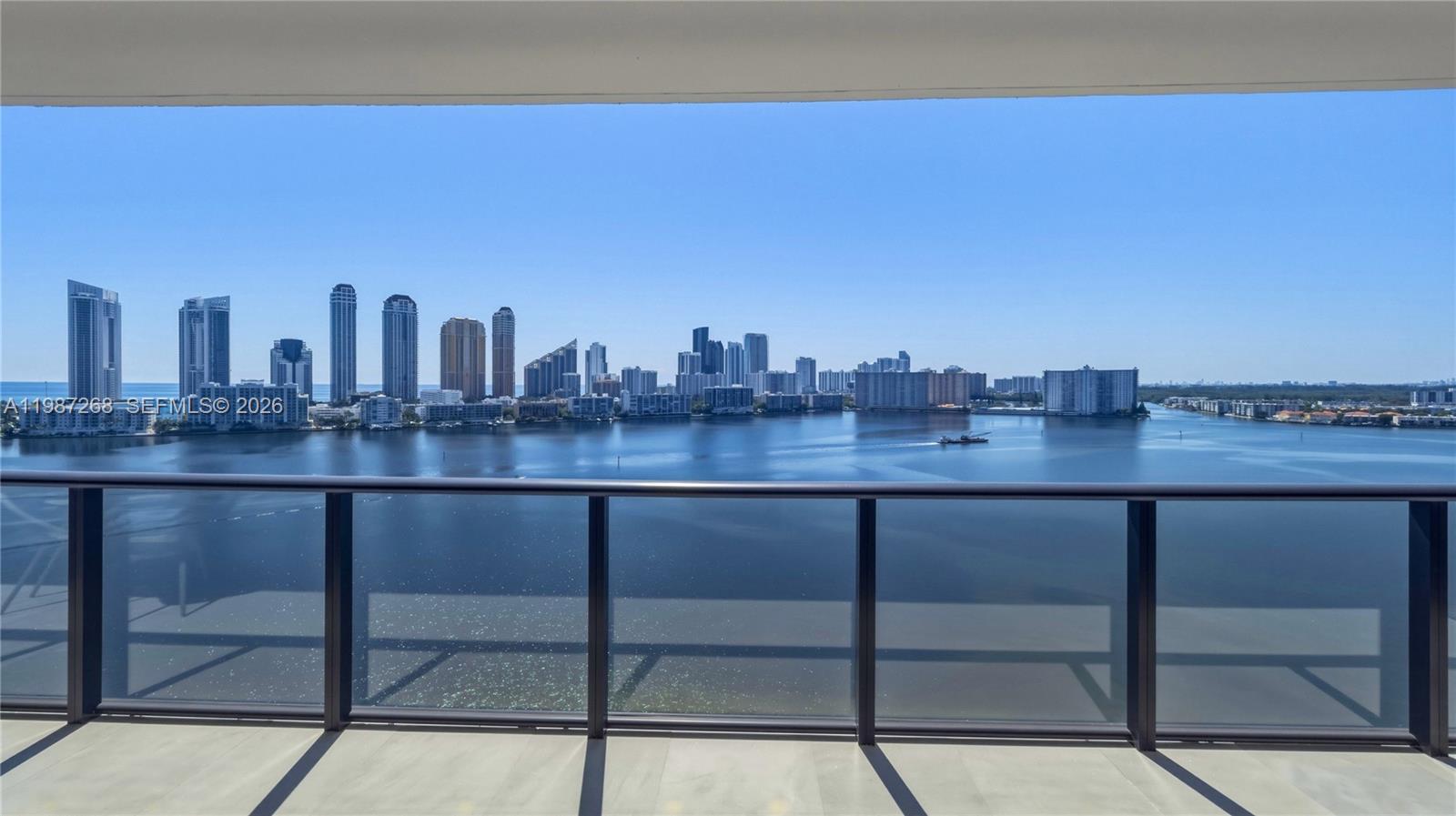 PRIVE CONDO - Residential