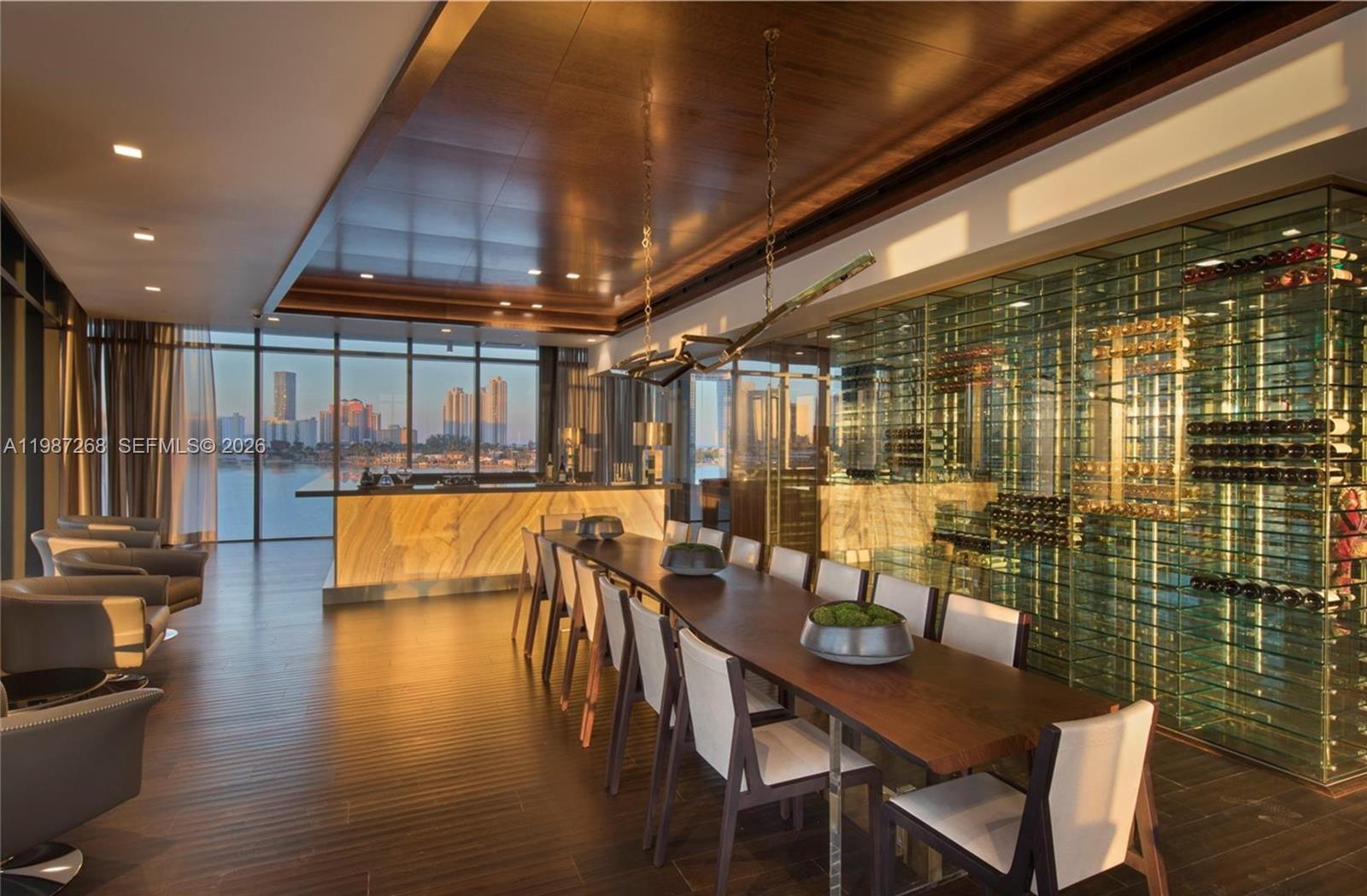 PRIVE CONDO - Residential