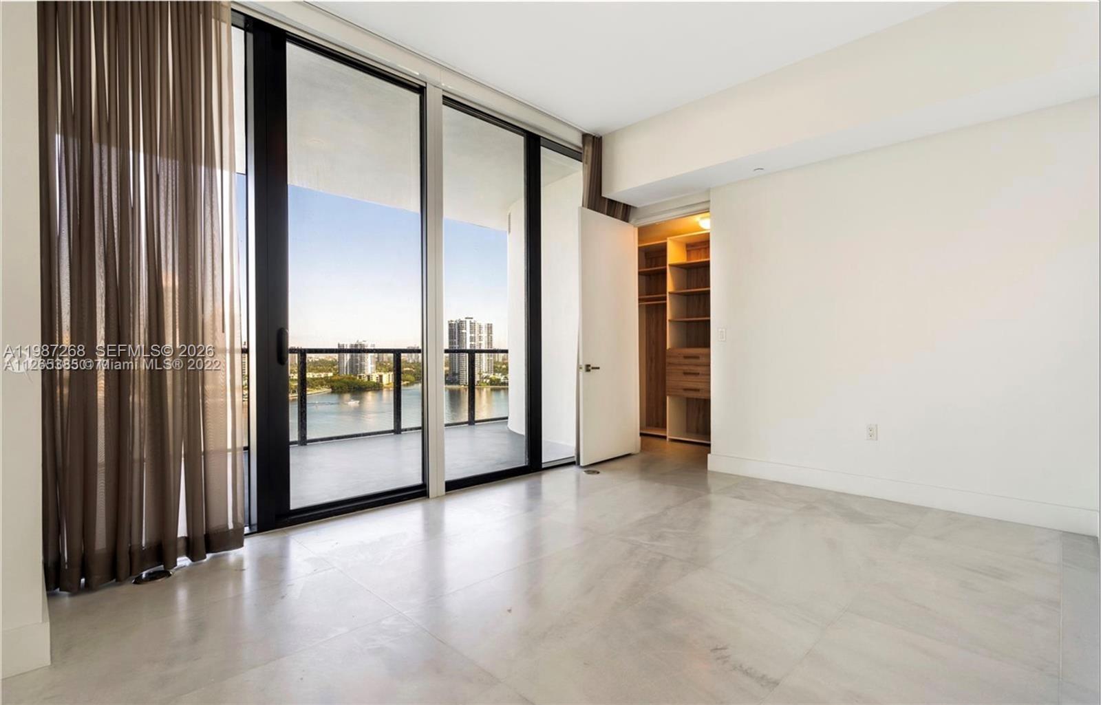 PRIVE CONDO - Residential