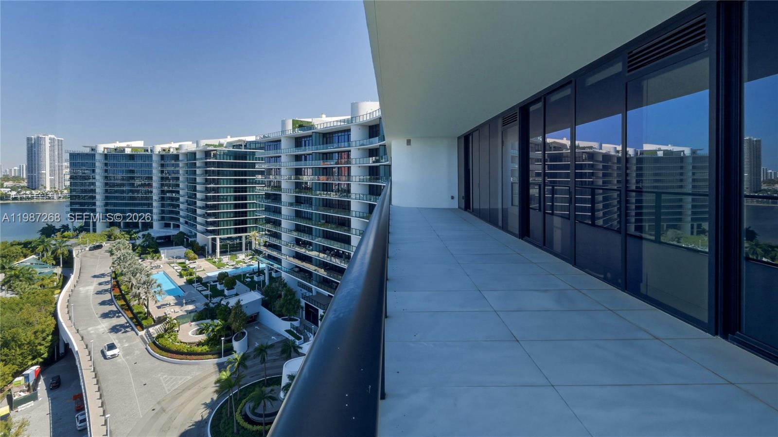 PRIVE CONDO - Residential