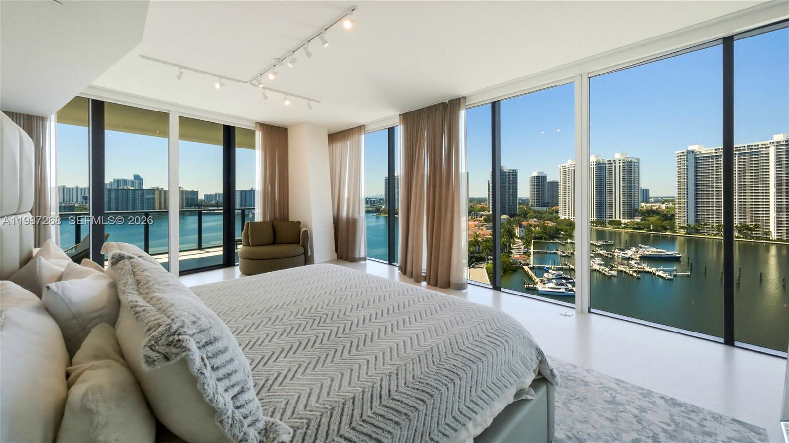 PRIVE CONDO - Residential