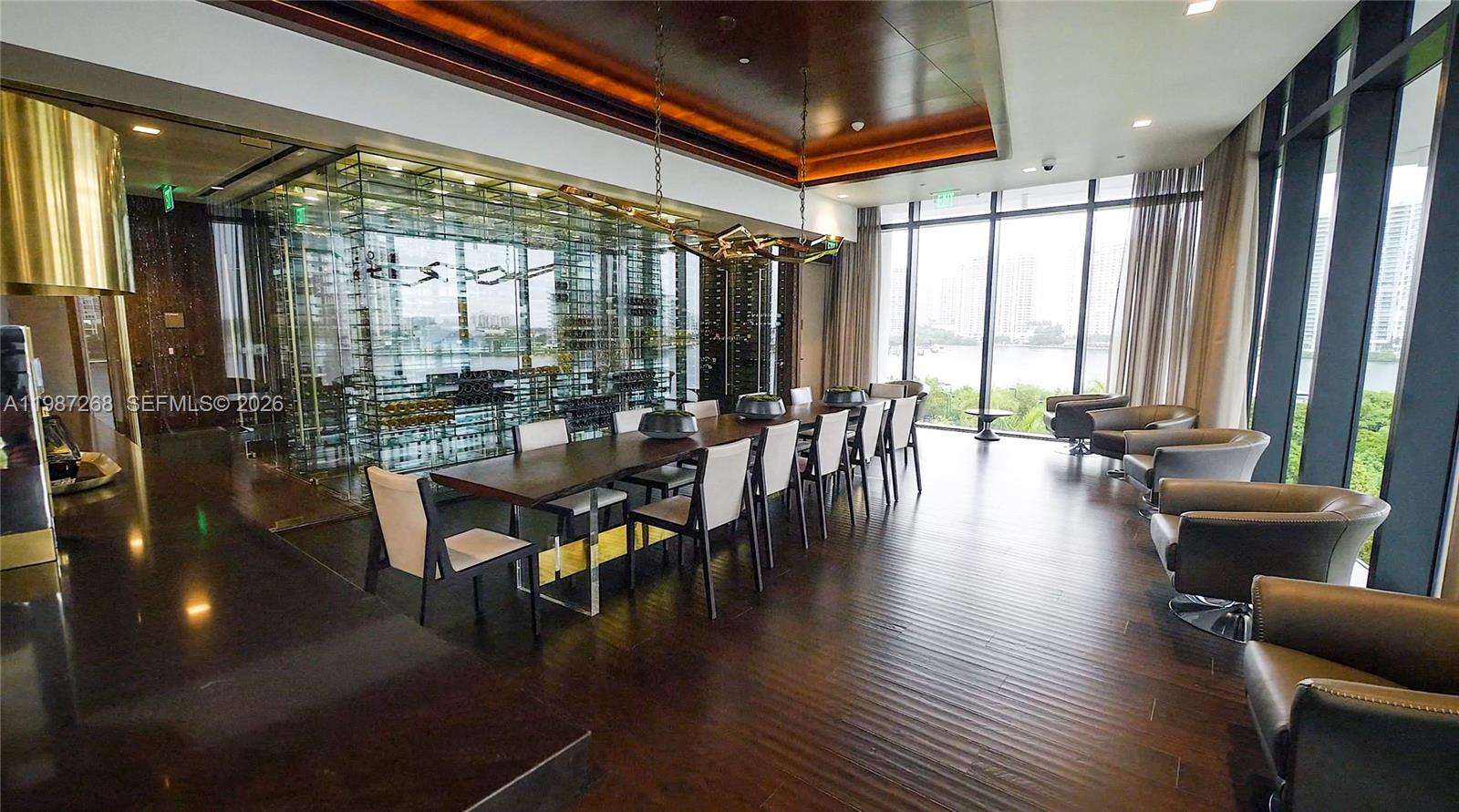 PRIVE CONDO - Residential