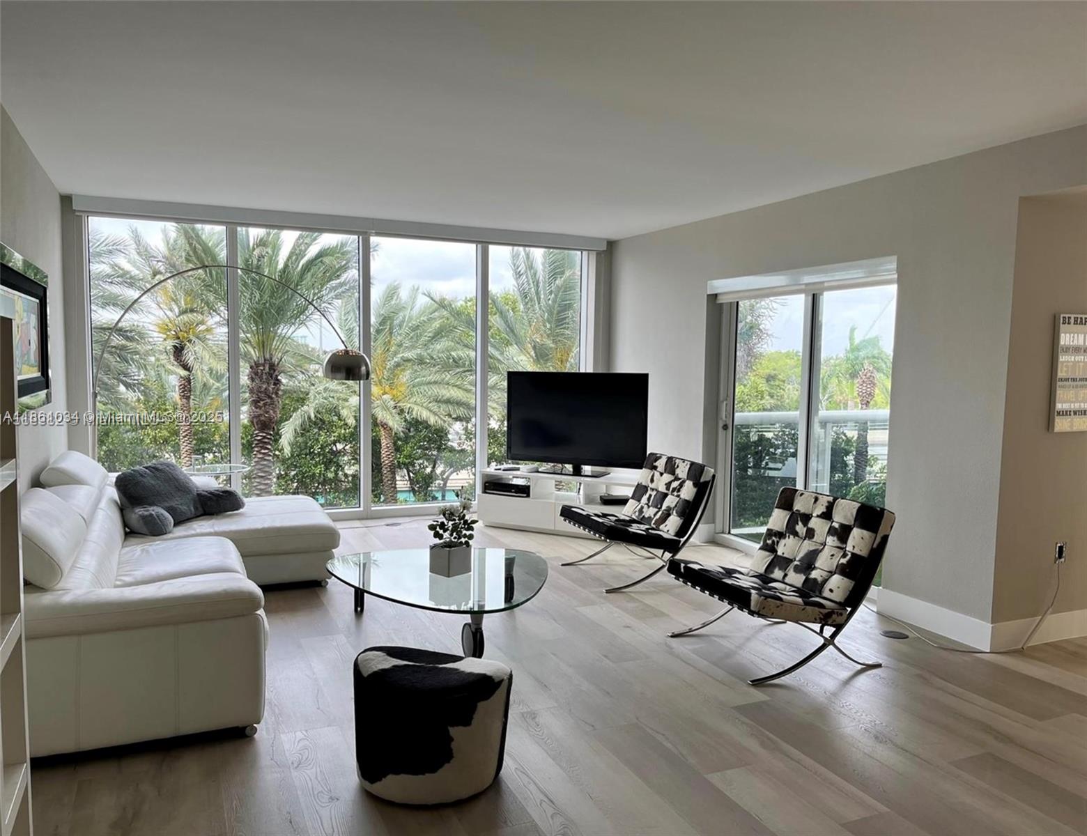 10275 Collins Ave 331