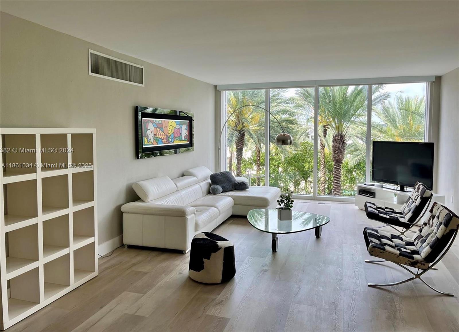 10275 Collins Ave 331