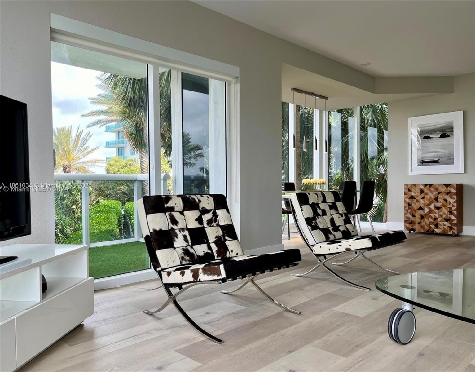 10275 Collins Ave 331