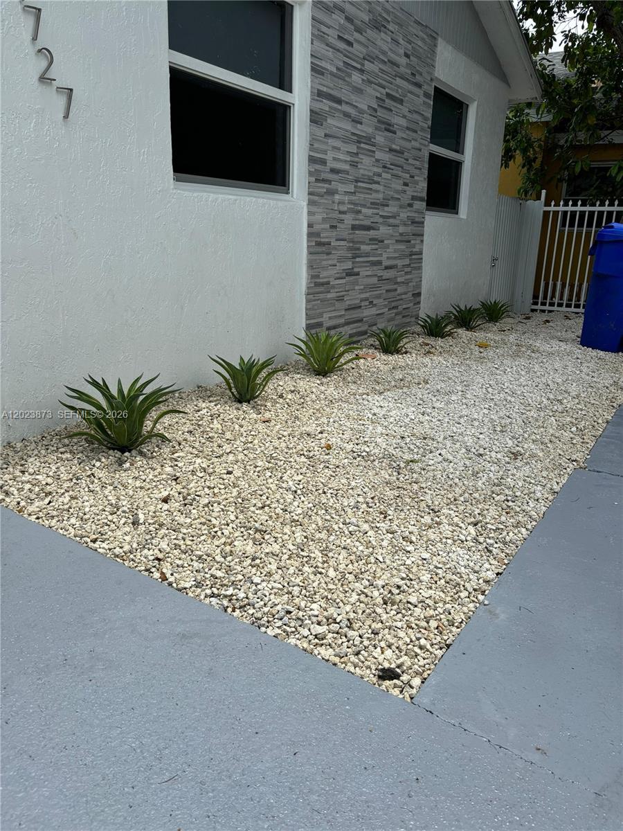 BUENA VISTA HEIGHTS EXTEN - Residential Lease