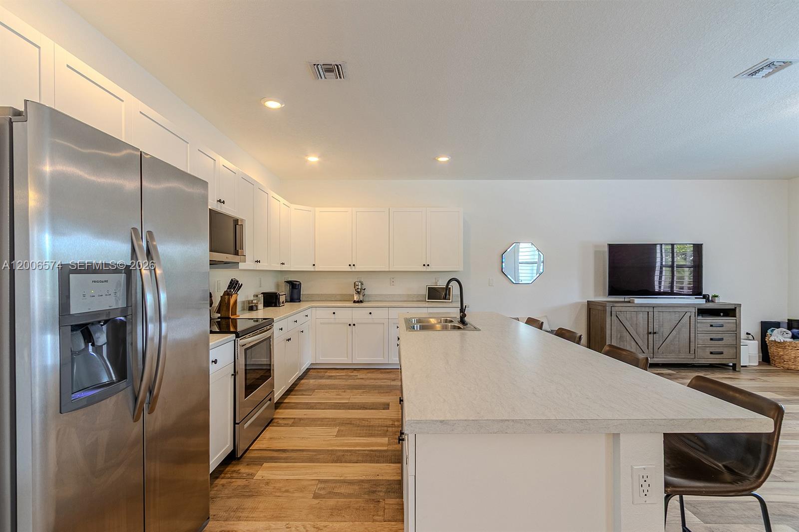 VILHEN DRIVE ESTATES - Residential