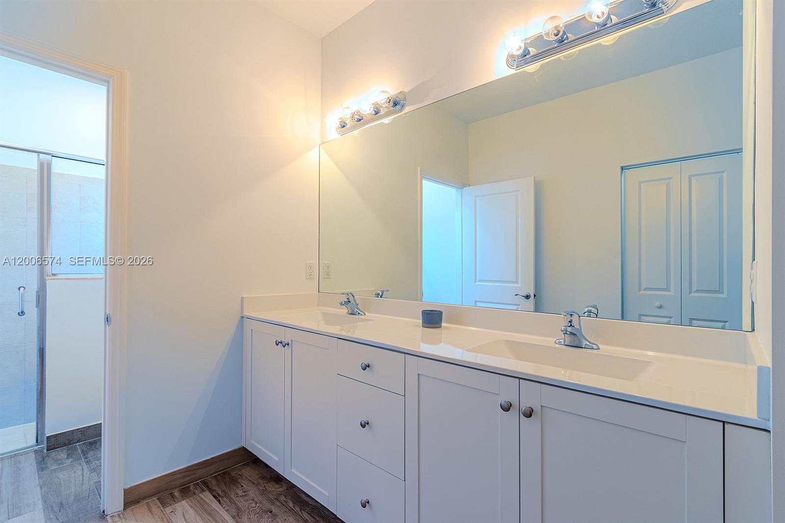 VILHEN DRIVE ESTATES - Residential