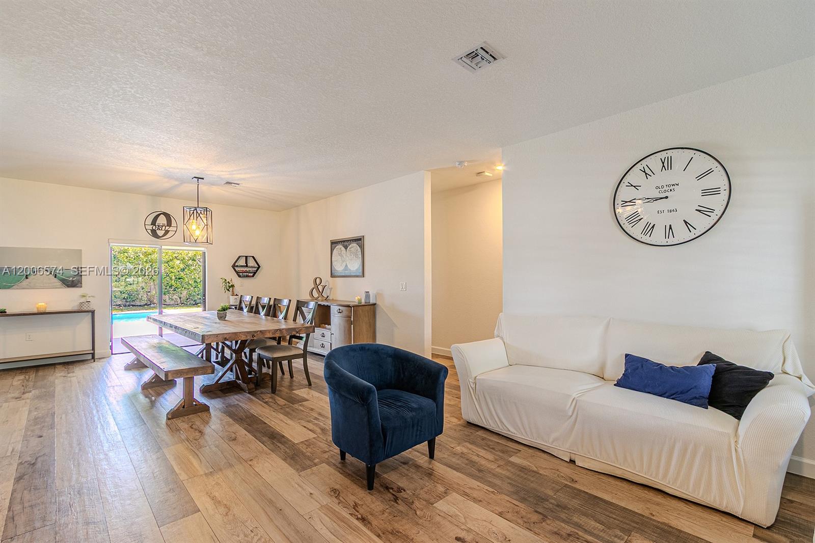 VILHEN DRIVE ESTATES - Residential