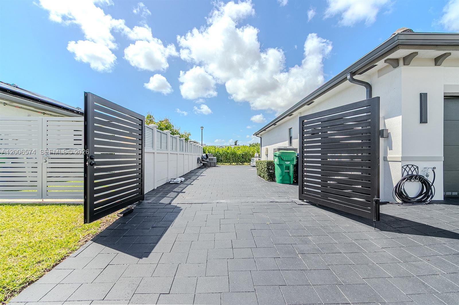 VILHEN DRIVE ESTATES - Residential