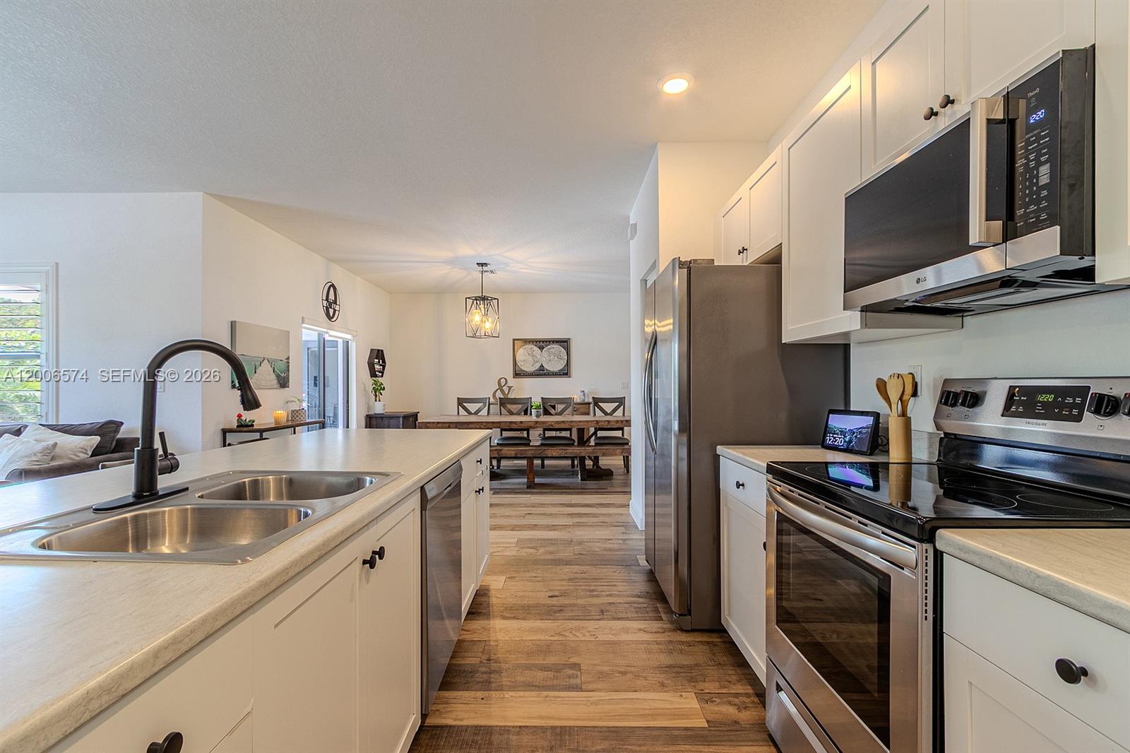 VILHEN DRIVE ESTATES - Residential