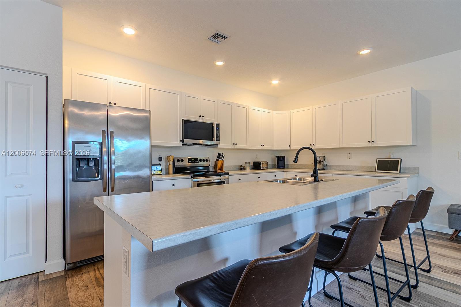 VILHEN DRIVE ESTATES - Residential