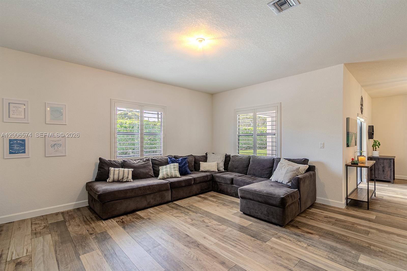 VILHEN DRIVE ESTATES - Residential