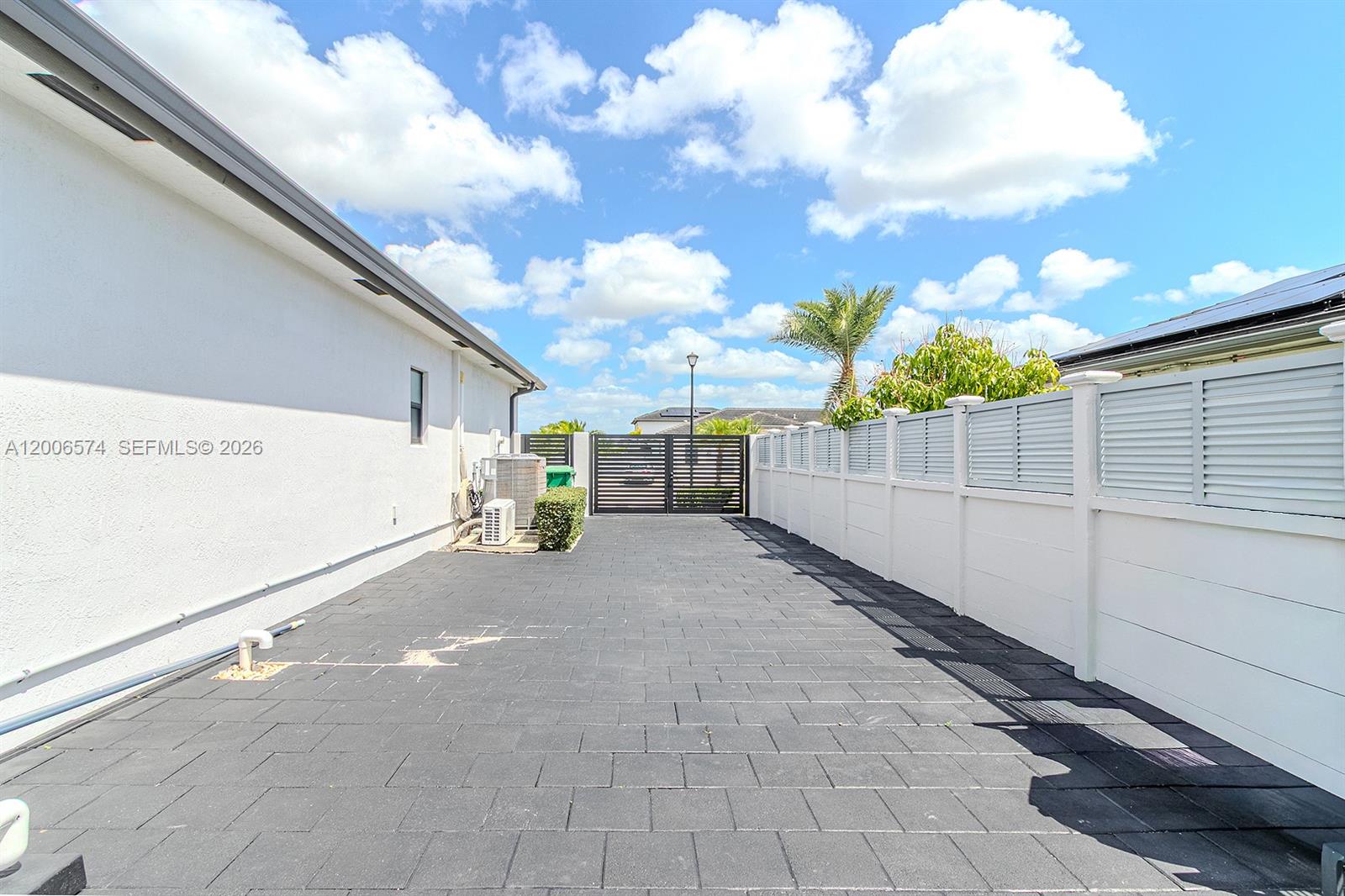 VILHEN DRIVE ESTATES - Residential